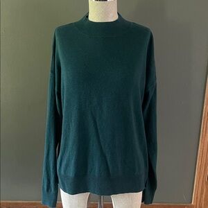 Old Navy Women's Dark Green Turtleneck Sweater